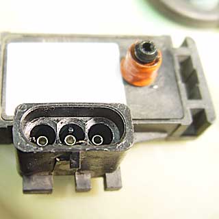 Boot sensor plug Keying