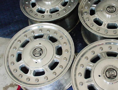20 bolt 2-piece forged Hutchinson aluminum hummer wheels